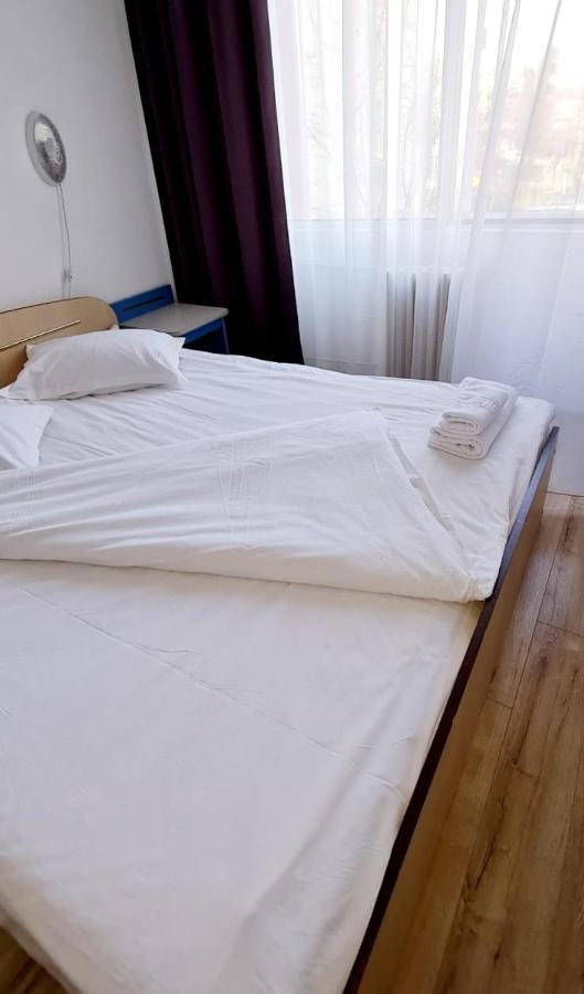 Hotel Victoria Iasi Esterno foto