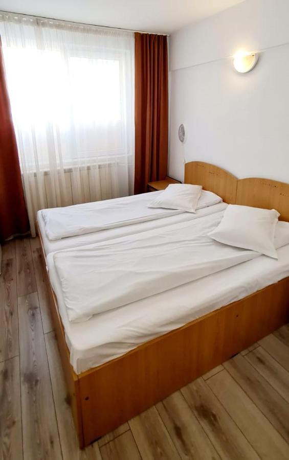Hotel Victoria Iasi Esterno foto