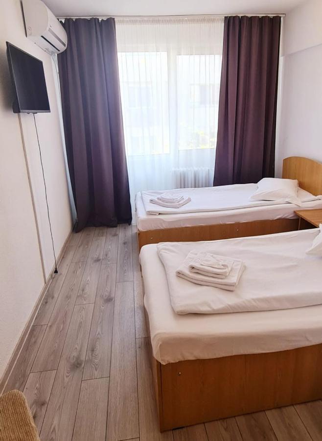 Hotel Victoria Iasi Esterno foto