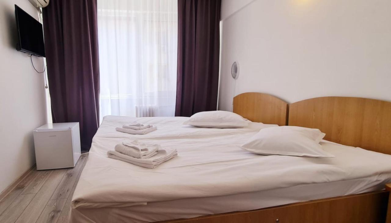 Hotel Victoria Iasi Esterno foto